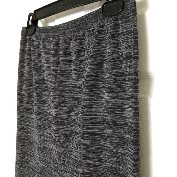 Thyme Maternity Leggings - Fleece Lined Grey - S/M - Picture 2 of 7